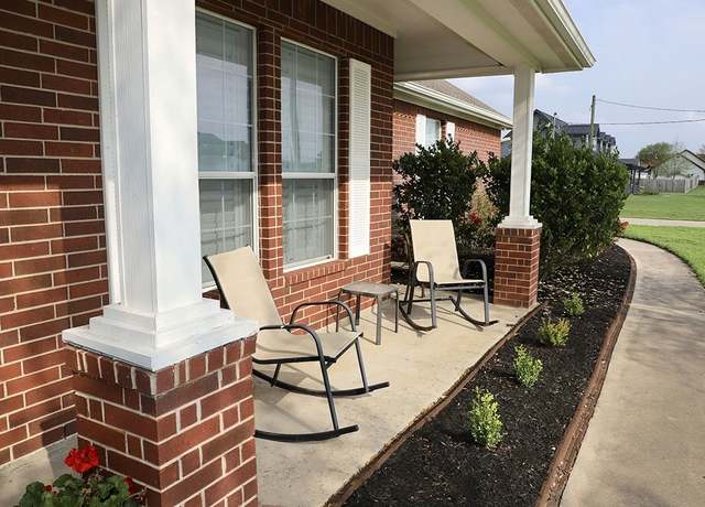 Property at 2862 Dees Cir, Sealy, TX 77474, 3 beds, 2.5 baths
