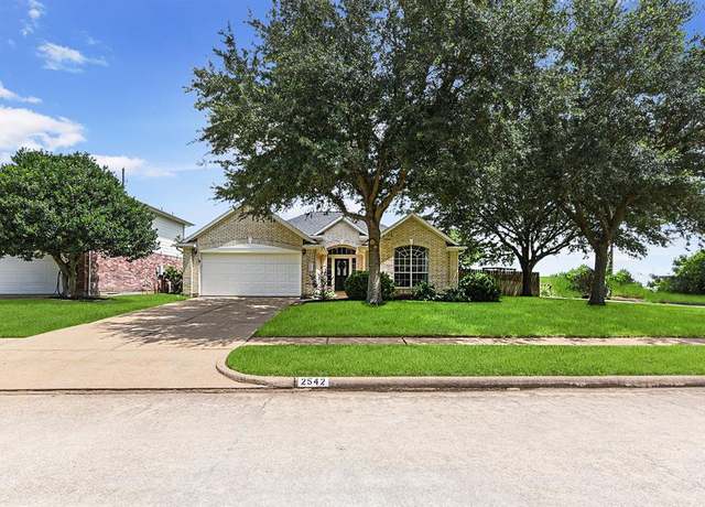 Property at 2542 Lake Dale Ln, Richmond, TX 77406, 3 beds, 2 baths