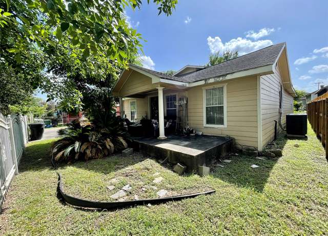 Property at 1107 Wooding St, Houston, TX 77011, 3 beds, 2 baths