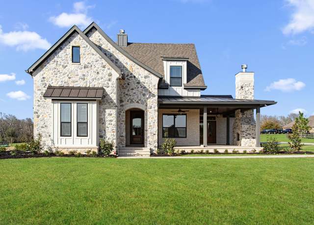 Property at 662 Blue Topaz Dr, Bellville, TX 77418, 5 beds, 3.5 baths