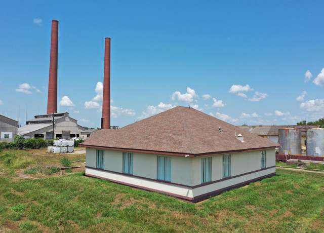Property at 303 Vat Rd, Boling, TX 77420