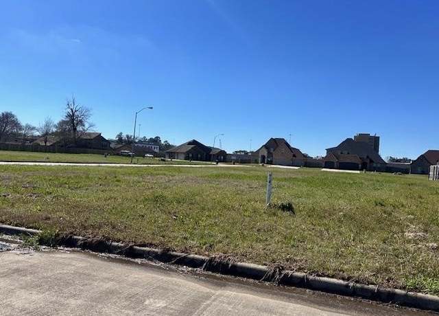 Property at 3250 Yasmine Dior St, Beaumont, TX 77705