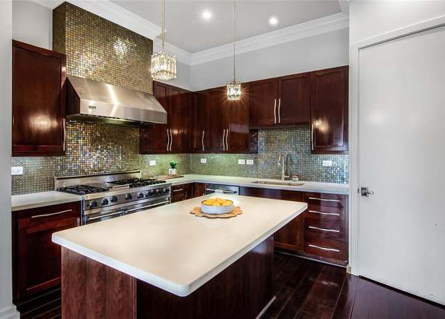 Property at 3388 Sage Rd #1702, Houston, TX 77056, 3 beds, 3 baths