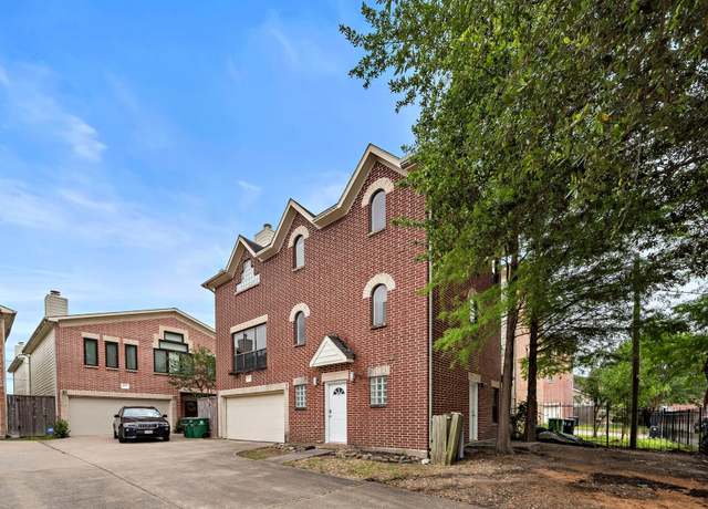 Property at 9709 Riddlewood Ln, Houston, TX 77025, 3 beds, 2.5 baths