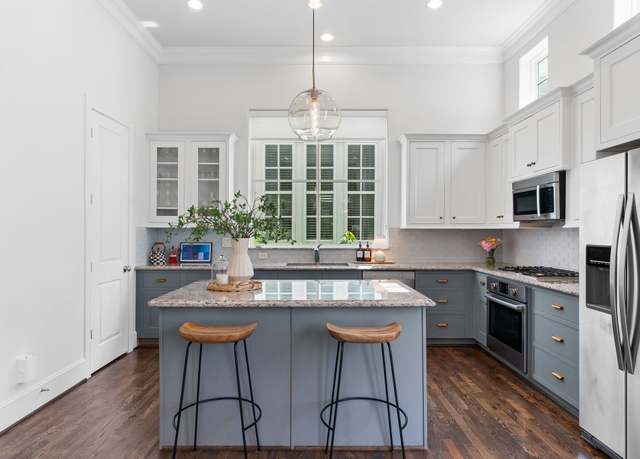 Property at 5658 Darling St, Houston, TX 77007, 3 beds, 3.5 baths