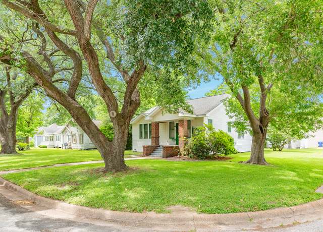 Property at 202 10th Ave N, Texas City, TX 77590, 3 beds, 1 bath