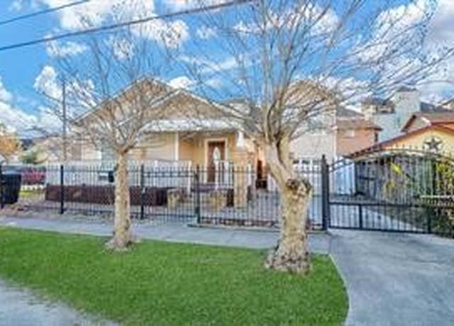 Property at 1401 Holly St, Houston, TX 77007, 3 beds, 3 baths