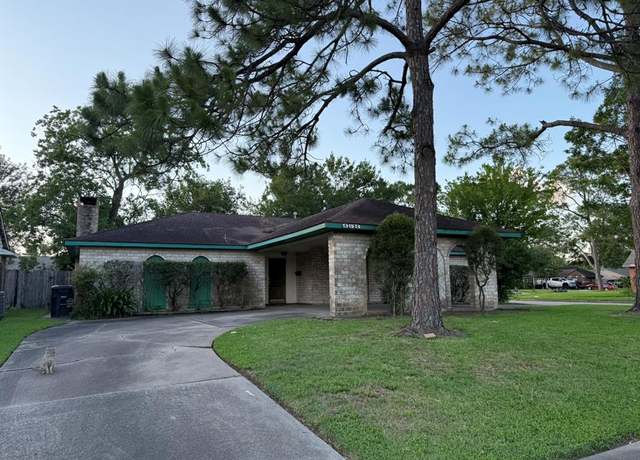 Property at 959 Reseda Dr, Houston, TX 77062, 3 beds, 2 baths