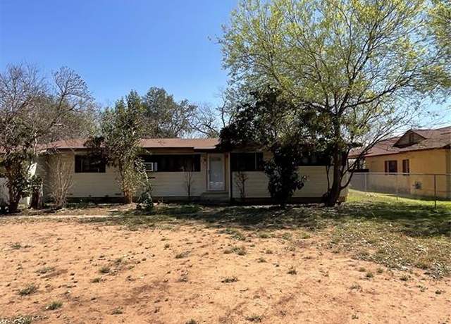 Property at 206 Roesler Rd, San Antonio, TX 78220, 3 beds, 1 bath