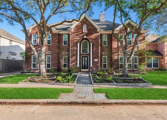 Property at 14130 Glasgow Pl, Houston, TX 77077, 4 beds, 3.5 baths