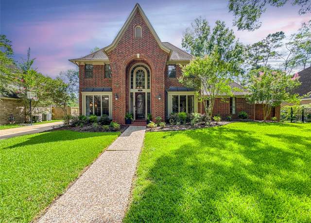 Property at 1208 Verdun Ln, Friendswood, TX 77546, 5 beds, 3 baths