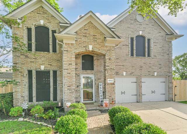 Property at 10924 Thornwood Dr, La Porte, TX 77571, 3 beds, 2.5 baths