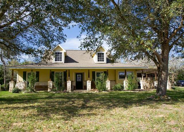 Property at 1076 W Branding Iron, Weimar, TX 78962, 4 beds, 2 baths
