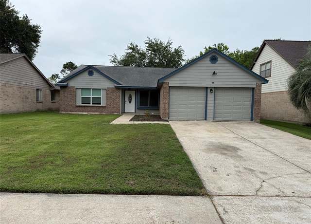 Property at 2812 Forest Hills Dr, League City, TX 77573, 4 beds, 2 baths