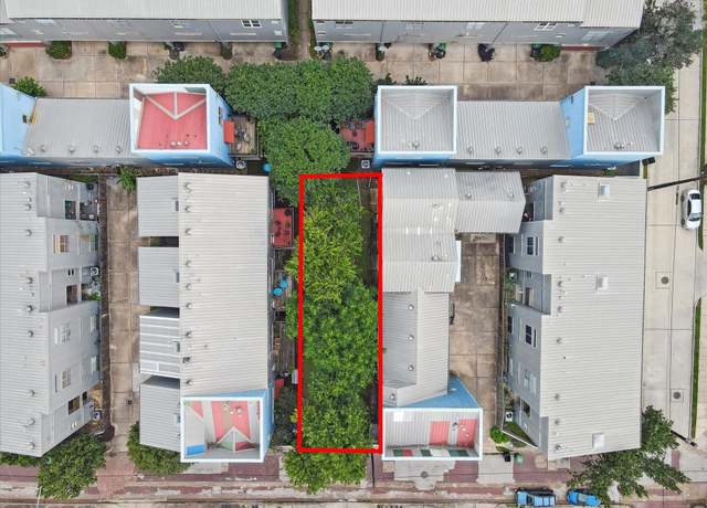 Property at 908 Andrews St, Houston, TX 77019