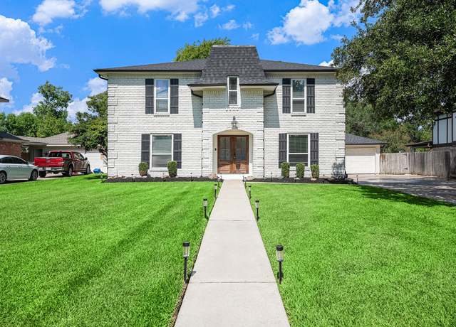 Property at 110 Dorado Dr, Friendswood, TX 77546, 4 beds, 2.5 baths