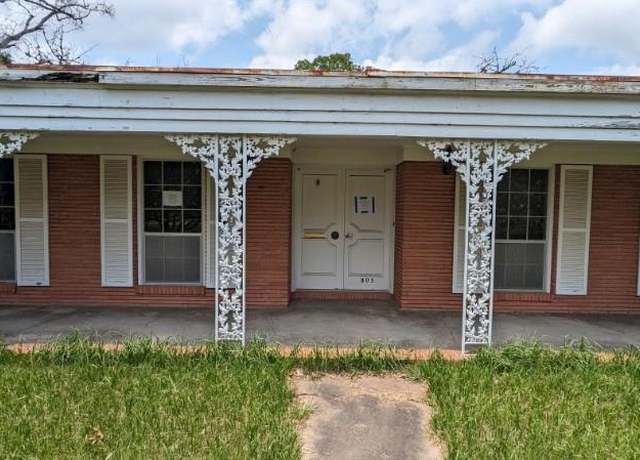 Property at 805 5th St, Bay City, TX 77414, 3 beds, 2 baths