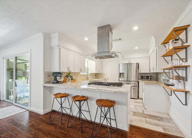 Property at 5711 Nina Lee Ln, Houston, TX 77092, 4 beds, 3 baths