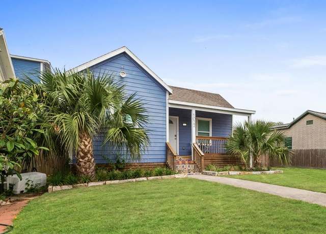 Property at 1022 Avenue L, Galveston, TX 77550, 4 beds, 2 baths