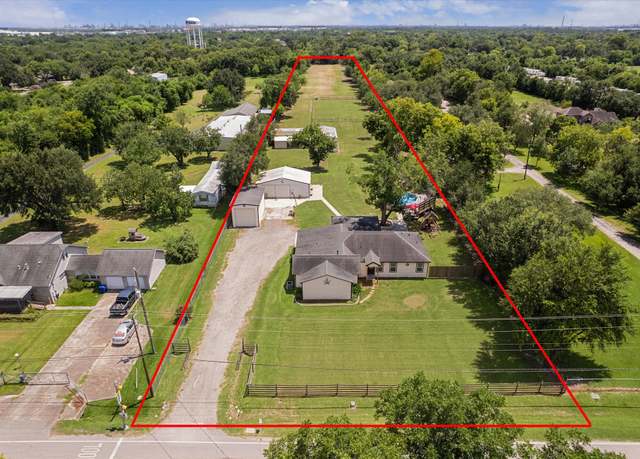 Property at 1003 E Wallisville Rd, Highlands, TX 77562, 4 beds, 2.5 baths