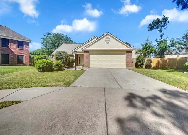 Property at 5611 Glade Park Ct, Houston, TX 77084, 3 beds, 2 baths