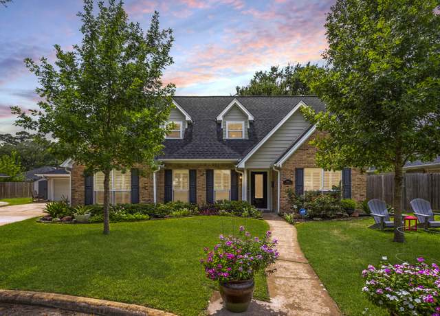Property at 4907 Twin Candle Dr, Houston, TX 77018, 4 beds, 2.5 baths