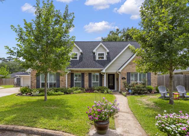 Property at 4907 Twin Candle Dr, Houston, TX 77018, 4 beds, 2.5 baths