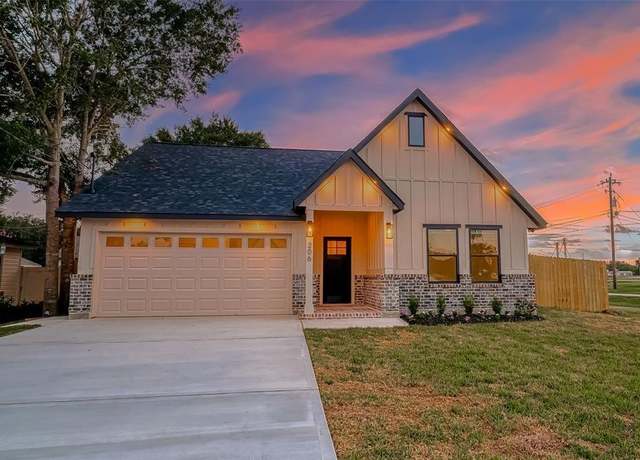 Property at 403 N 5th St, Beasley, TX 77417, 3 beds, 2 baths