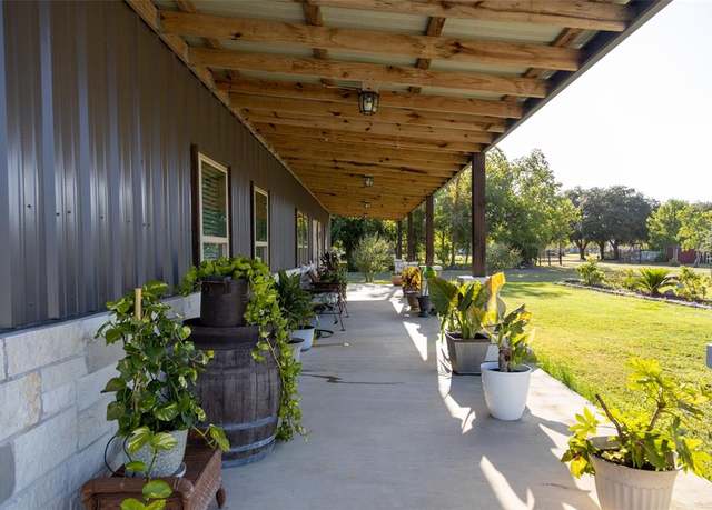 Property at 434 Robert Rd, Angleton, TX 77515, 3 beds, 2.5 baths