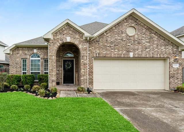 Property at 13215 Dover Bluff Dr, Rosharon, TX 77583, 3 beds, 2 baths
