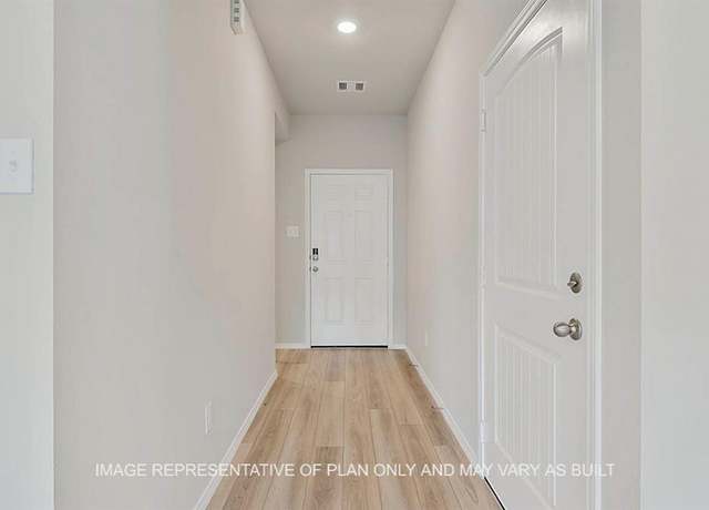 Property at 103 Rockbridge Dr, Huntsville, TX 77340, 3 beds, 2 baths