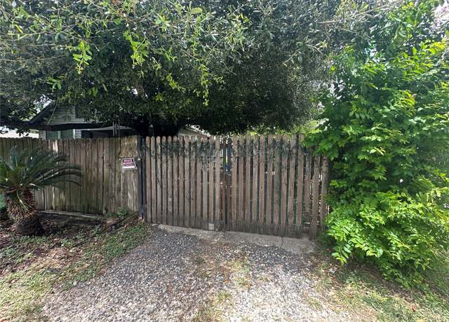 Property at 315 E 37th St, Houston, TX 77018, 3 beds, 1 bath