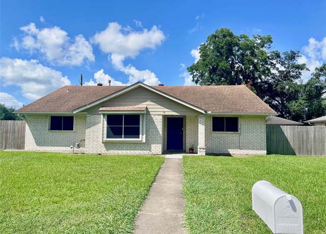 Property at 2101 Roland Rue St, Pearland, TX 77581, 3 beds, 2 baths