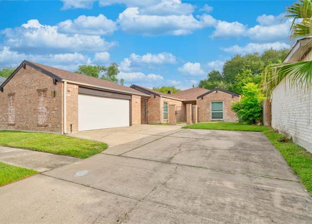 Property at 7838 Vickijohn Dr, Houston, TX 77071, 3 beds, 2 baths
