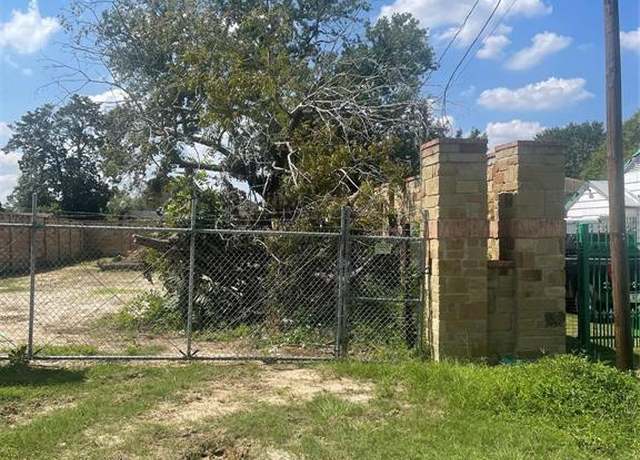 Property at 7317 Roswell St, Houston, TX 77022