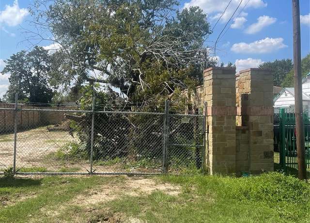Property at 7317 Roswell St, Houston, TX 77022