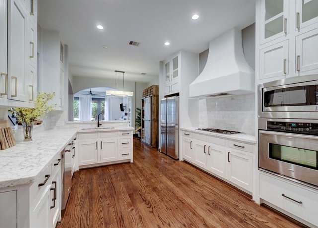 Property at 1540 Lawrence St, Houston, TX 77008, 3 beds, 2.5 baths