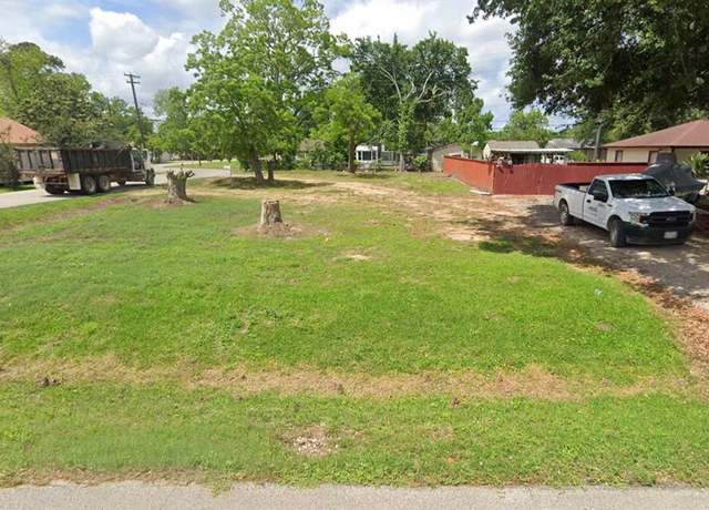 Property at 205 Earl St, Clute, TX 77531