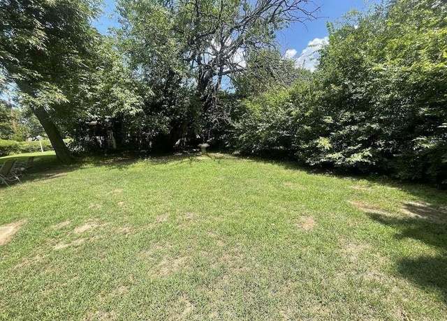 Property at 530 E Cherry St, Paris, TX 75460
