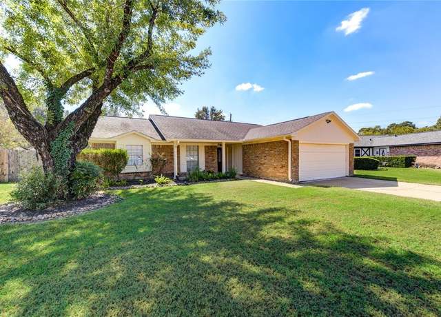 Property at 9811 Thistle Trail Dr, Houston, TX 77070, 3 beds, 2 baths