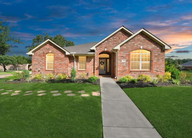 Property at 2 Camden Hills Dr, Montgomery, TX 77356, 3 beds, 2 baths