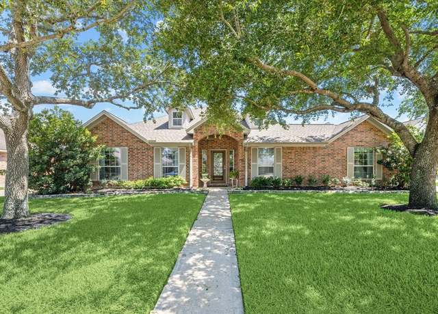 Property at 11303 Freestone Ave, Pearland, TX 77584, 4 beds, 3 baths