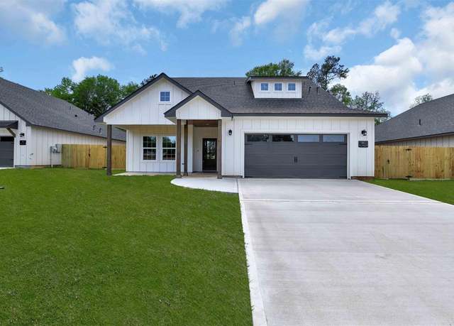 Property at 90 Bluegill Dr, Shepherd, TX 77371, 3 beds, 2 baths