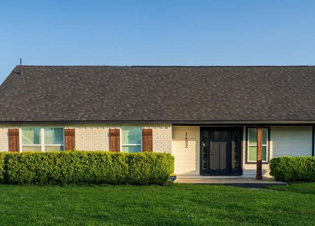 Property at 1402 Bayou Shore Dr, Galveston, TX 77551, 5 beds, 3 baths
