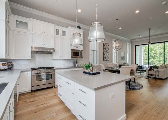 Property at 6113 Nicholas Grove Pl, Houston, TX 77055, 4 beds, 4.5 baths