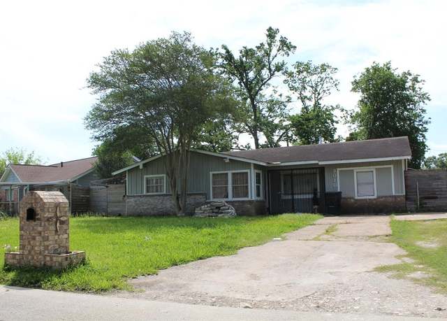 Property at 9010 Sultan Dr, Houston, TX 77078, 3 beds, 1 bath