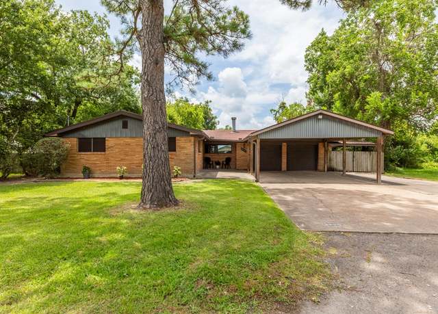 Property at 6161 Cove Dr, Groves, TX 77619, 4 beds, 3 baths