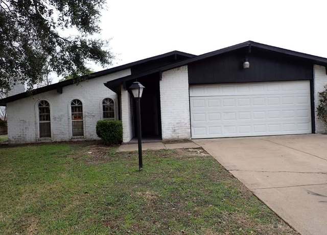 Property at 15903 Lenclaire Dr, Houston, TX 77053, 3 beds, 2 baths
