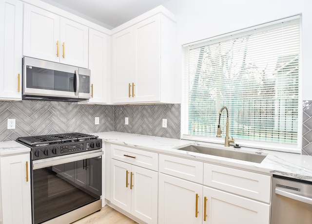 Property at 2309 Gagne St, Houston, TX 77020, 3 beds, 2.5 baths