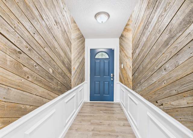 Property at 7135 La Entrada Dr, Houston, TX 77083, 3 beds, 2 baths